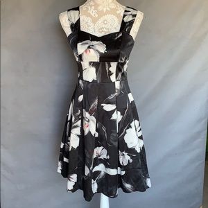 White House Black Market Floral Dress Size 4